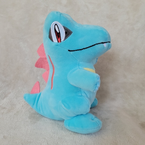 Pokemon Totodile plush toy 8" - Picture 3 of 5